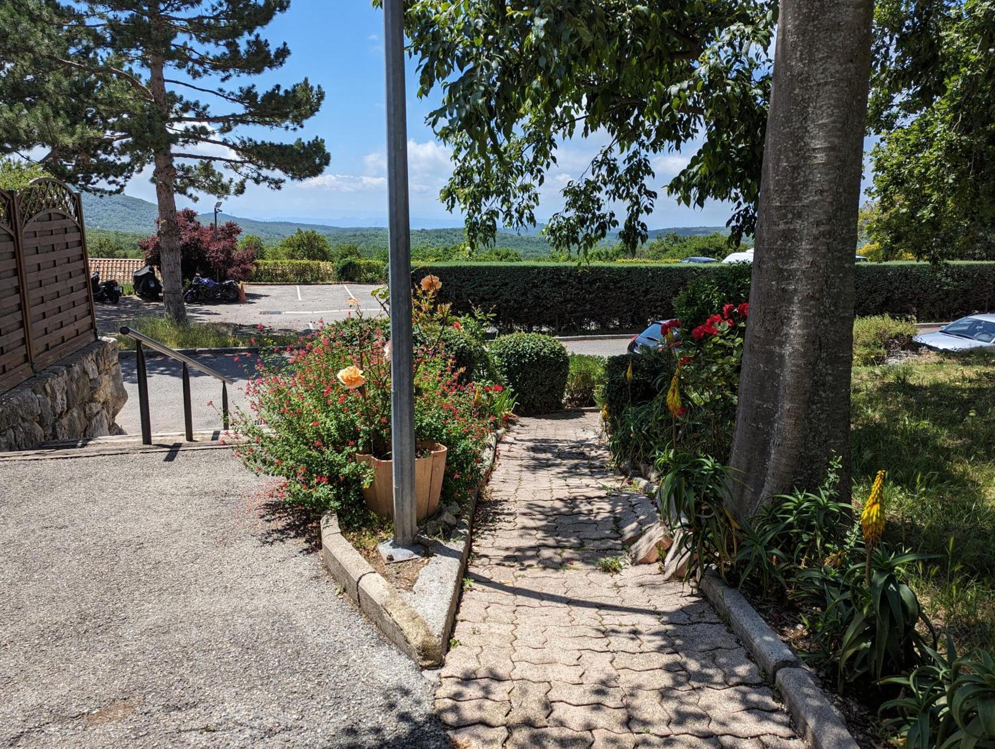 Evasion Au Calme - Maison Cosy Avec Piscine Et Tennis Saint-Vallier-de-Thiey Kültér fotó