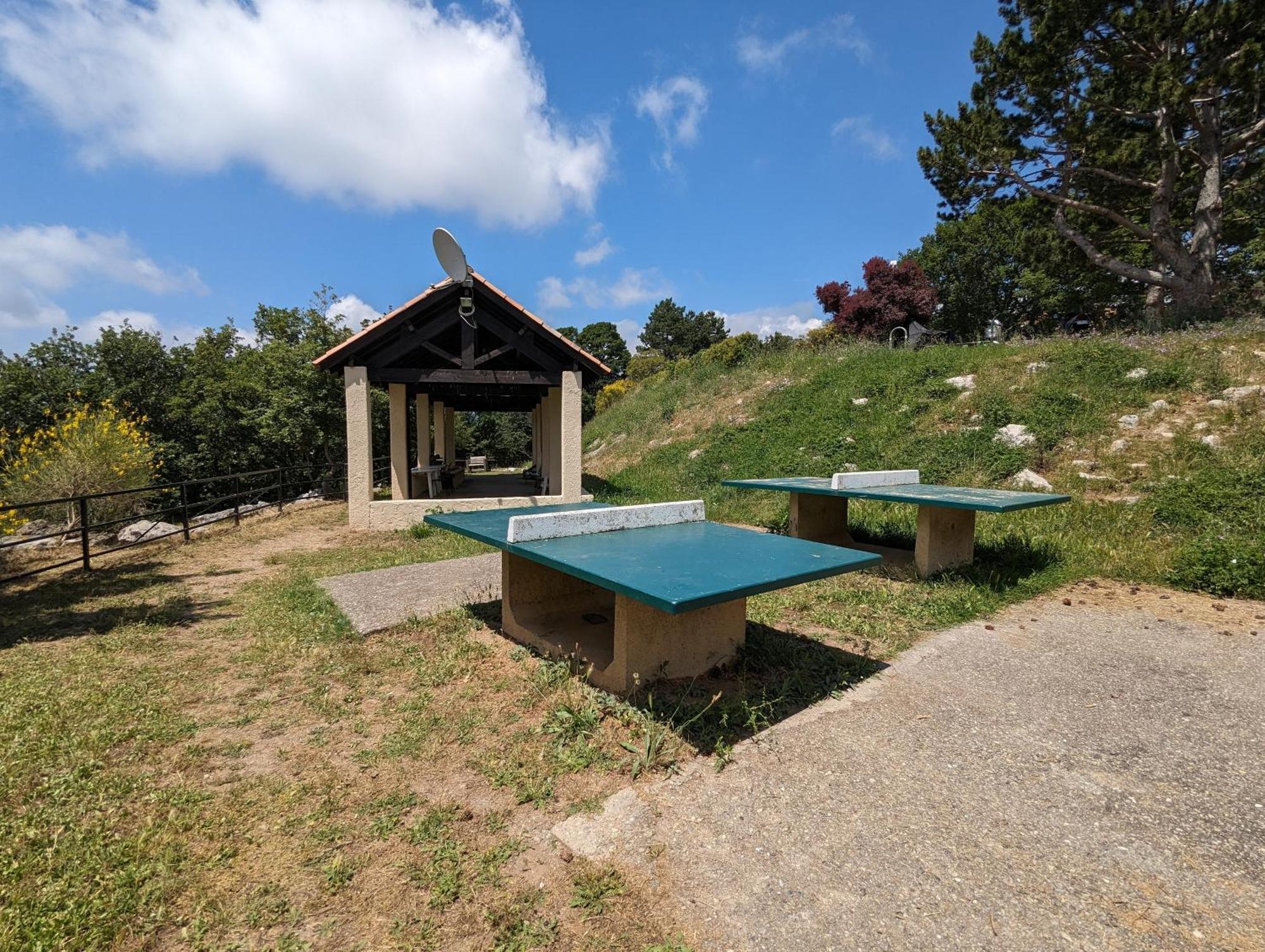 Evasion Au Calme - Maison Cosy Avec Piscine Et Tennis Saint-Vallier-de-Thiey Kültér fotó